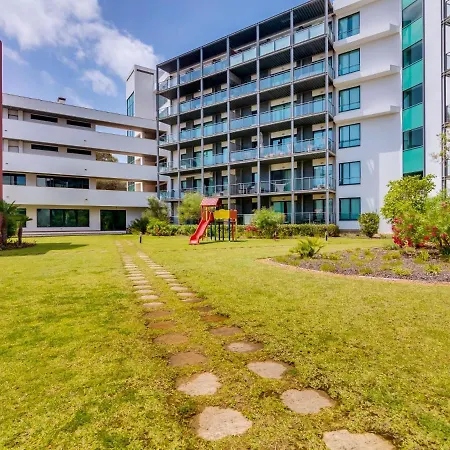 Al - Golf Club Modern