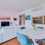 Al - Golf Club Modern 아파트 *