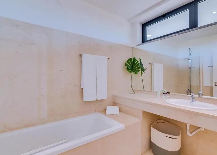 Al - Golf Club Modern Apartment *