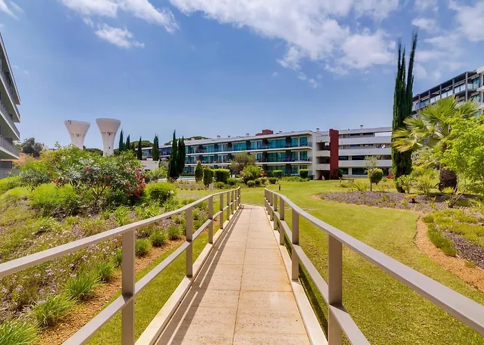 Al - Golf Club Modern Apartment *