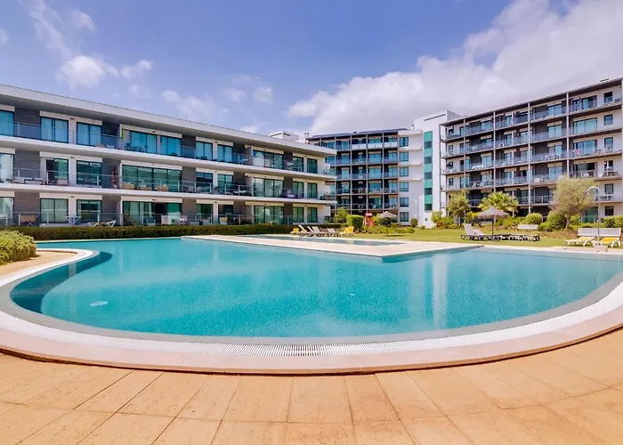 Al - Golf Club Modern Apartment