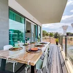 Al - Golf Club Modern